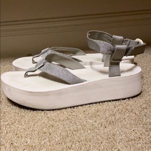 Platform silver tevas